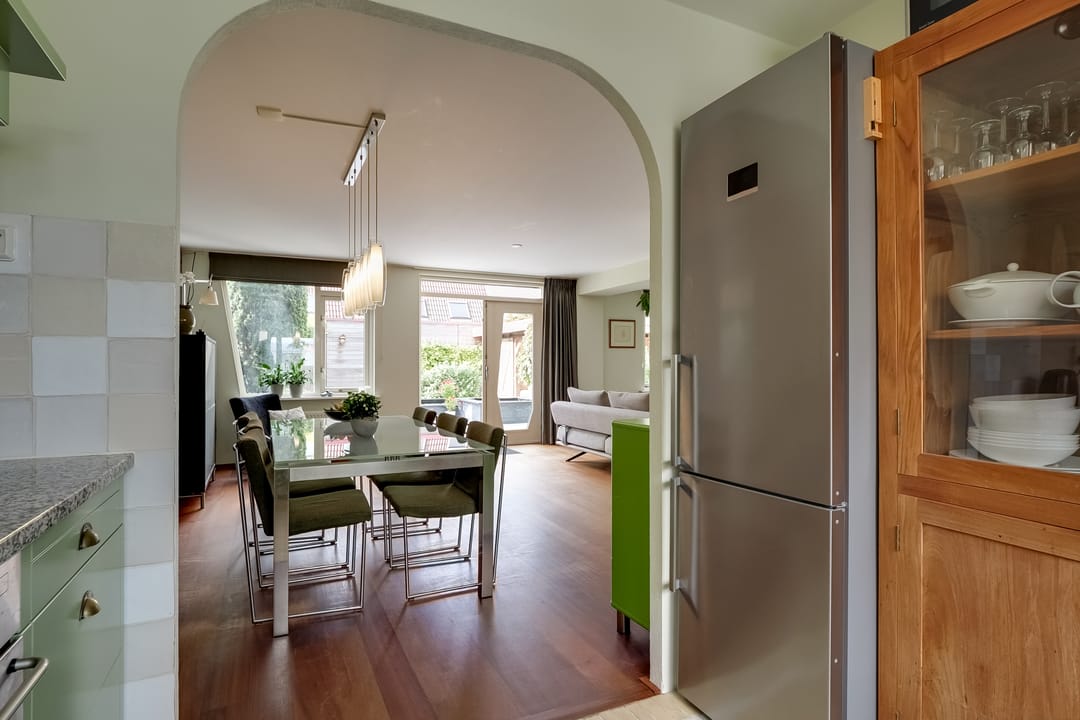 Photo 8 of Robert Stolzhof 41