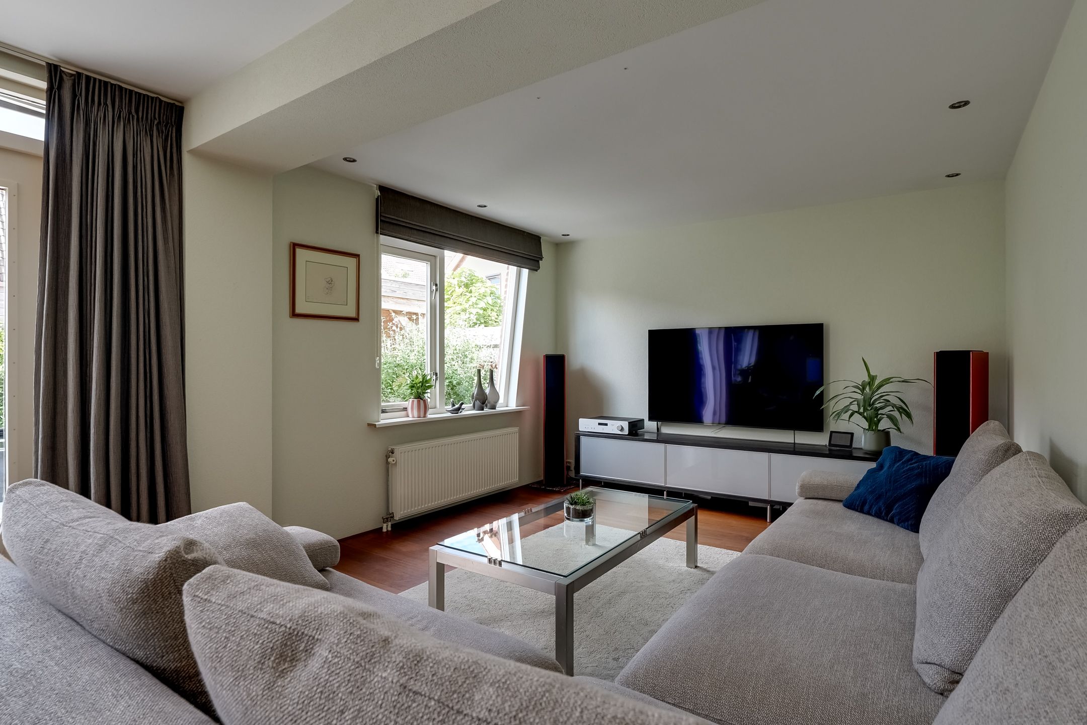 Photo 12 of Robert Stolzhof 41