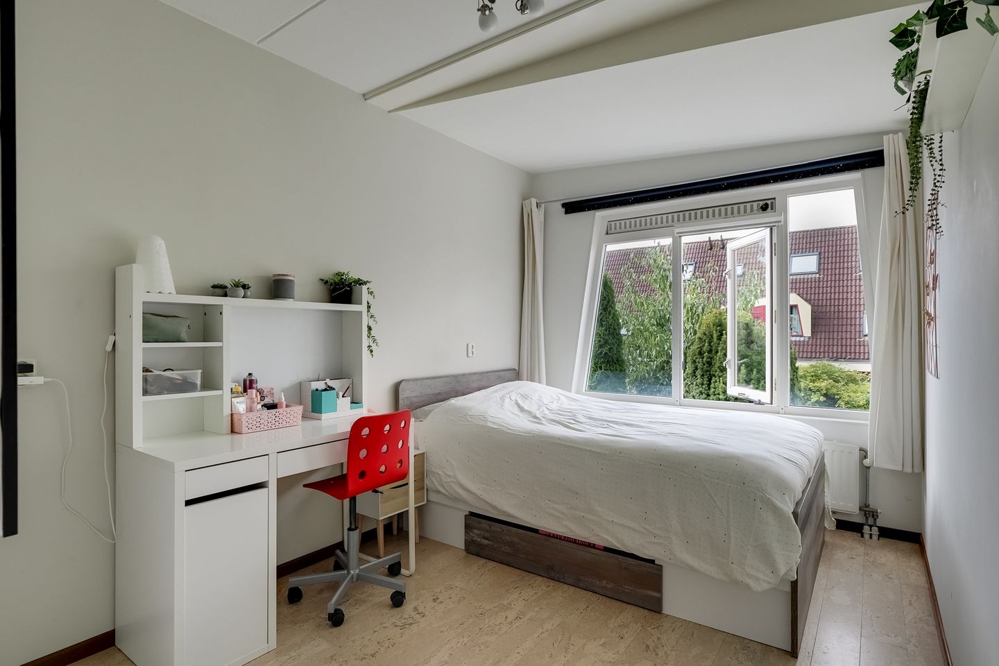 Photo 25 of Robert Stolzhof 41