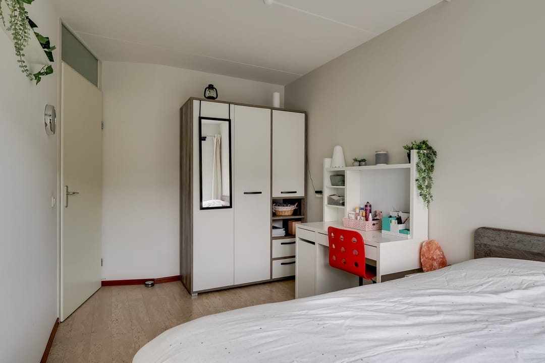 Photo 26 of Robert Stolzhof 41