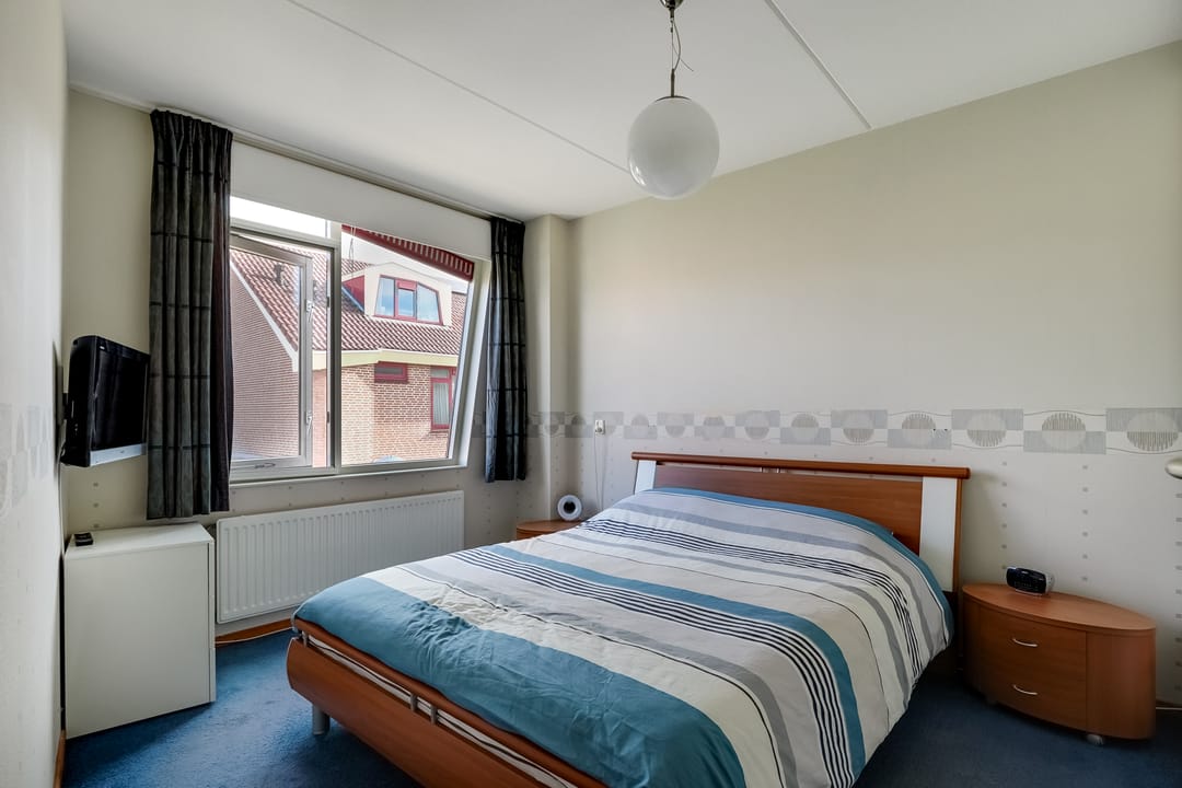 Photo 28 of Robert Stolzhof 41