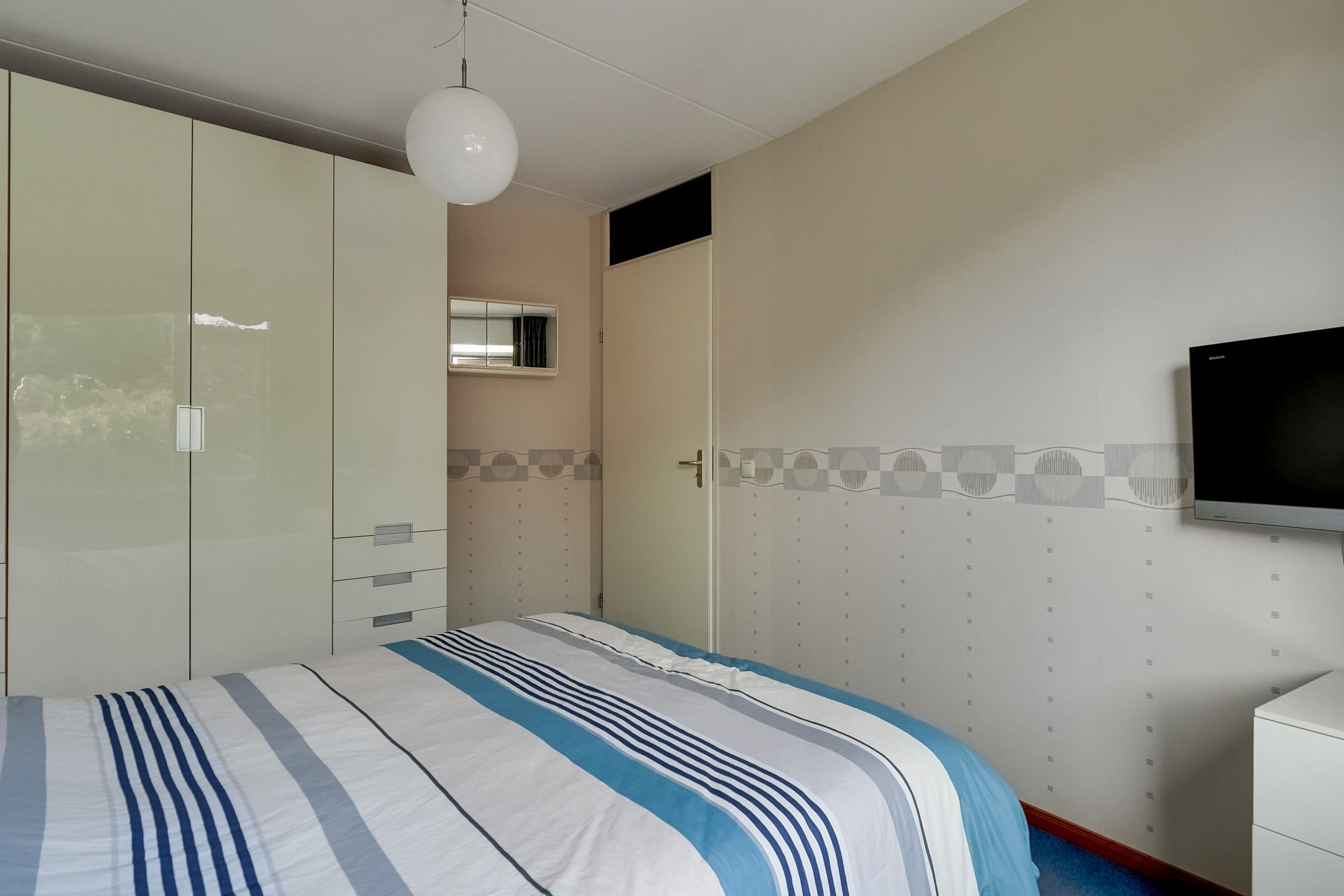 Photo 30 of Robert Stolzhof 41