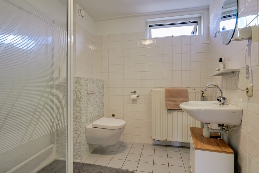 Photo 31 of Robert Stolzhof 41