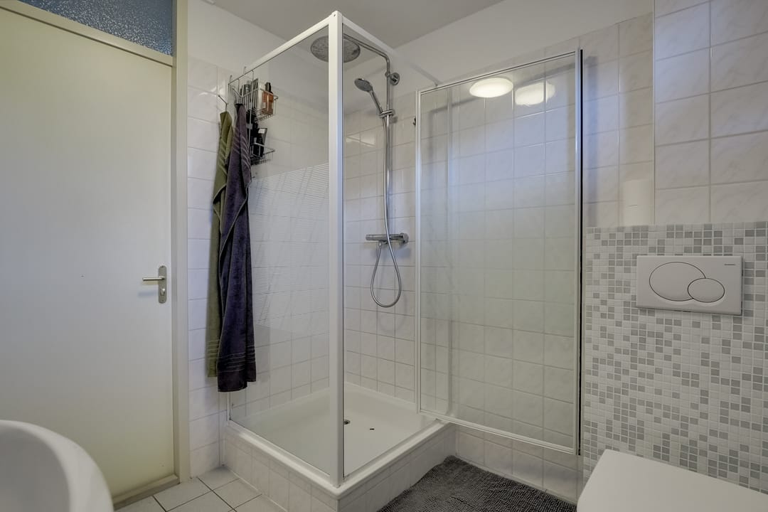 Photo 32 of Robert Stolzhof 41