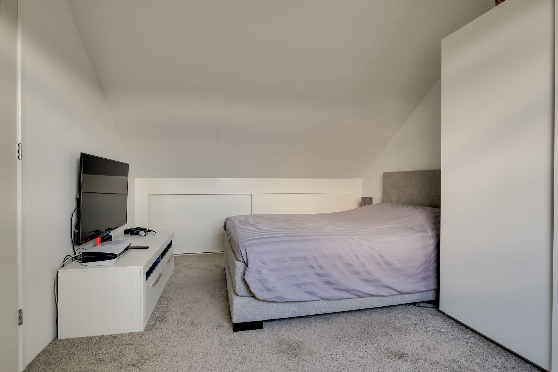 Photo 39 of Robert Stolzhof 41