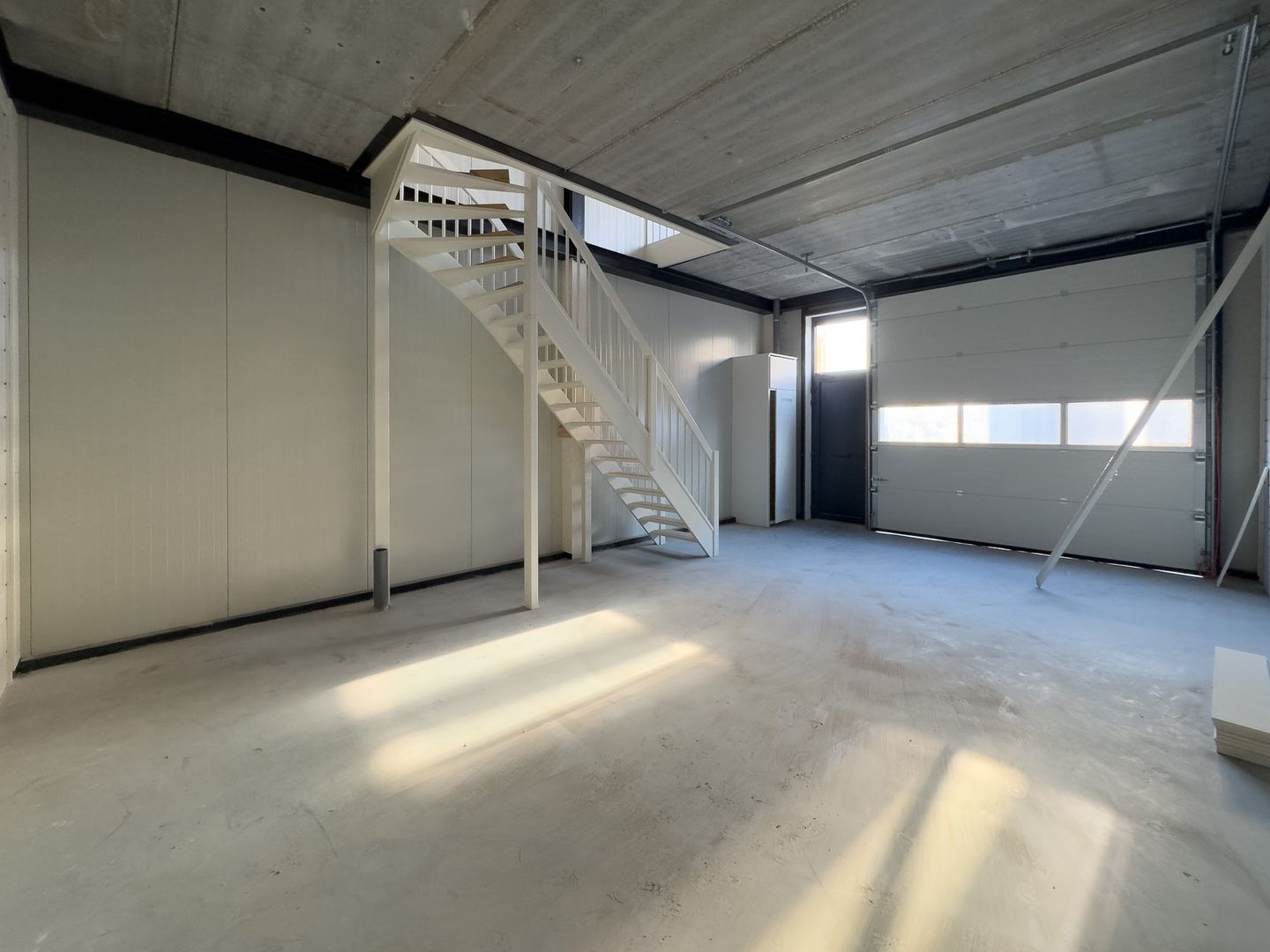 View photo 2 of Steur 422