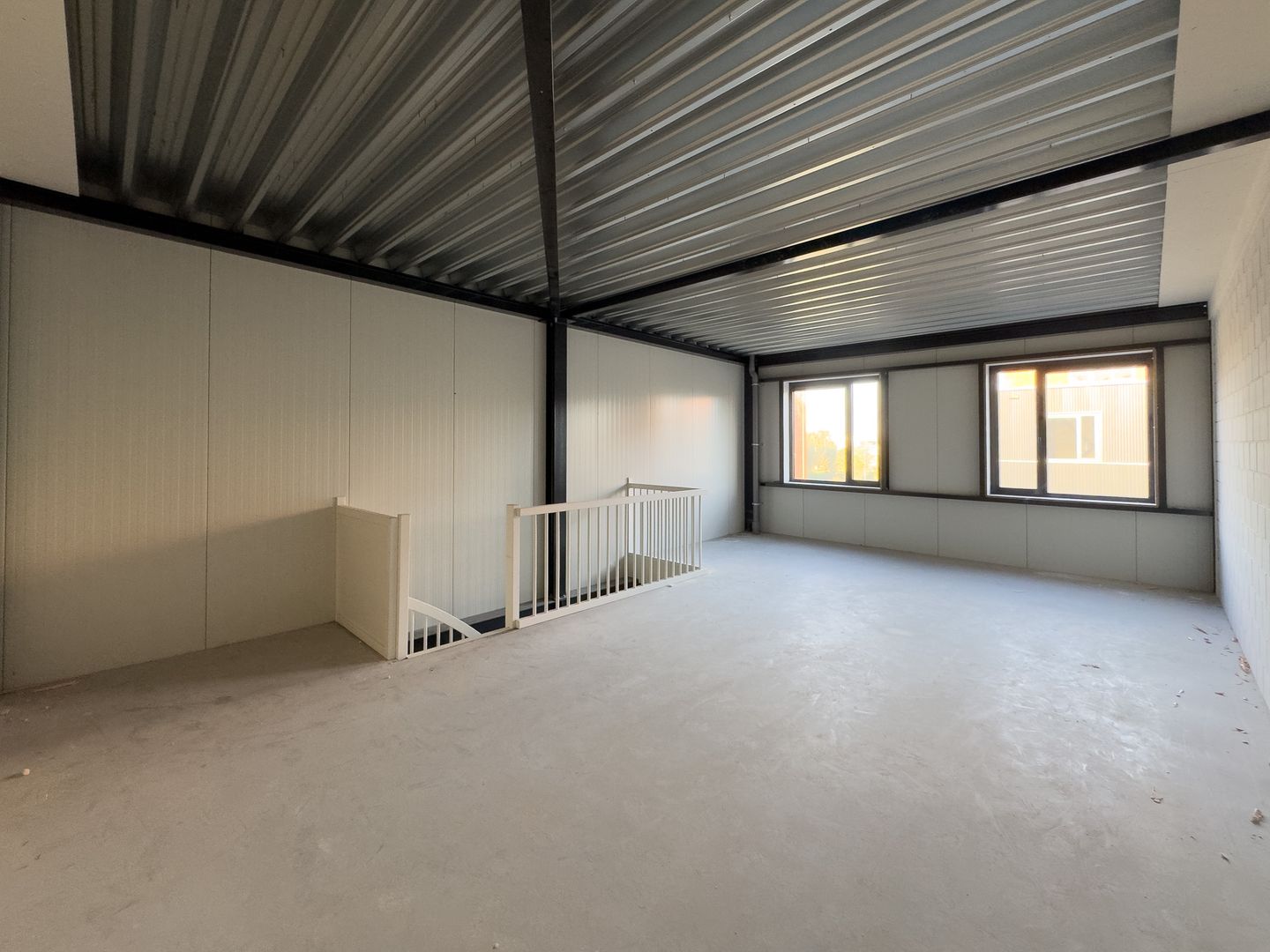 View photo 3 of Steur 422