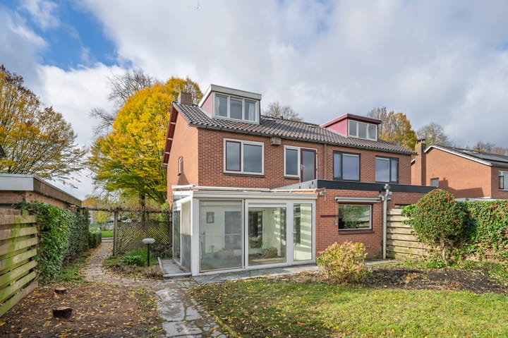 Photo 12 of Troelstralaan 38