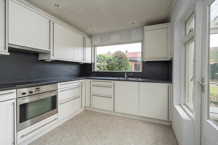 Photo 13 of Troelstralaan 38