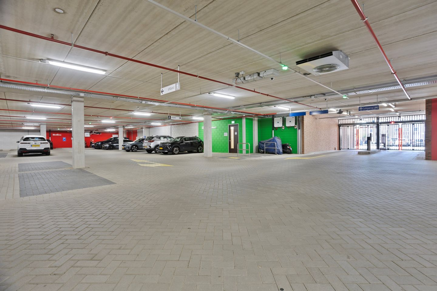 Photo 34 of Ananasweg 176