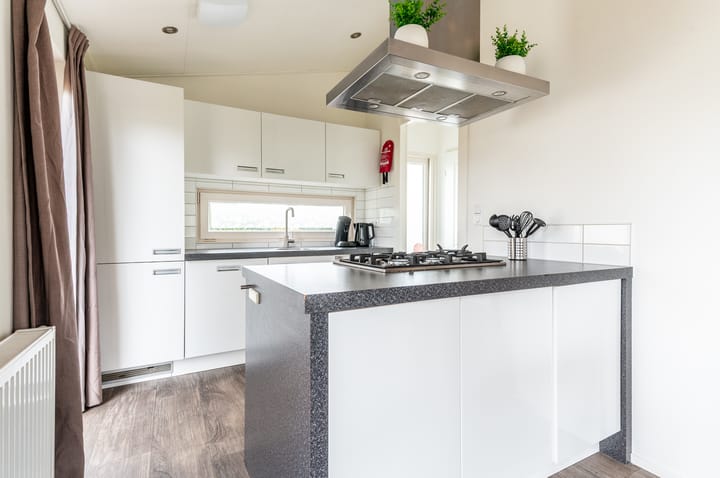 Photo 6 of Zuiderweg 2-R202