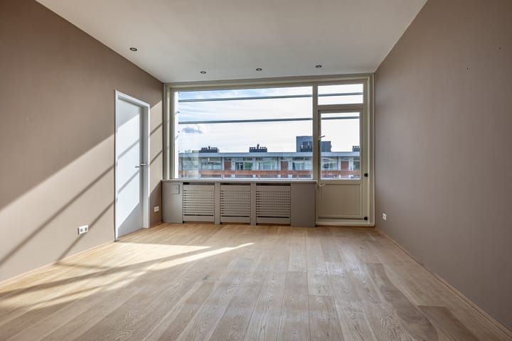 Photo 5 of Jan Ligthartstraat 319