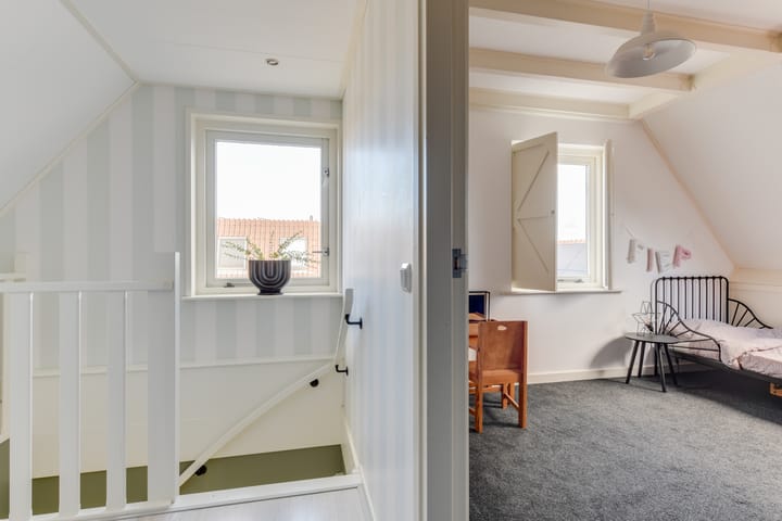 Photo 33 of Kloet 28