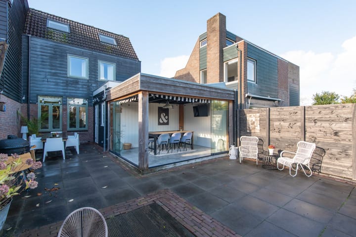 Photo 47 of Kloet 28