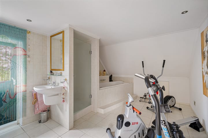 Photo 43 of Oosterveldsestraat 182