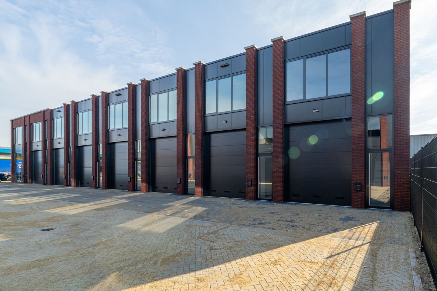 View photo 2 of Industrieweg 14-h