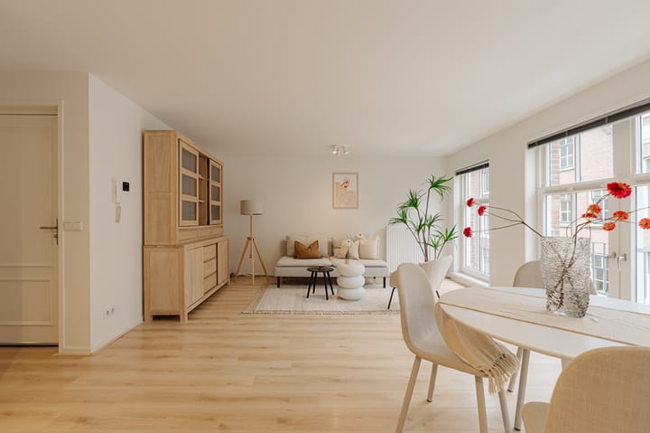 Photo 8 of Bloemstraat 125-C