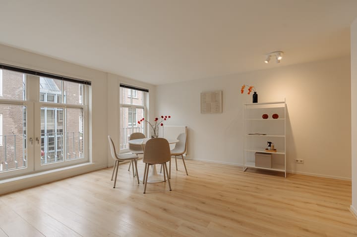 Photo 11 of Bloemstraat 125-C