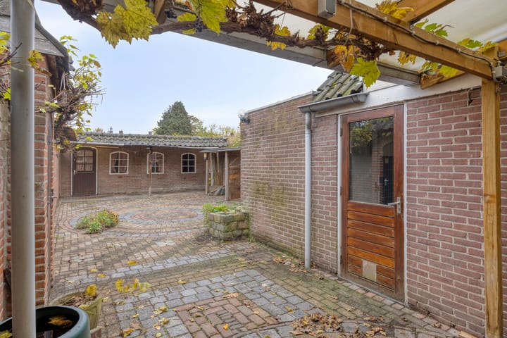 Photo 17 of Hazestraat 39