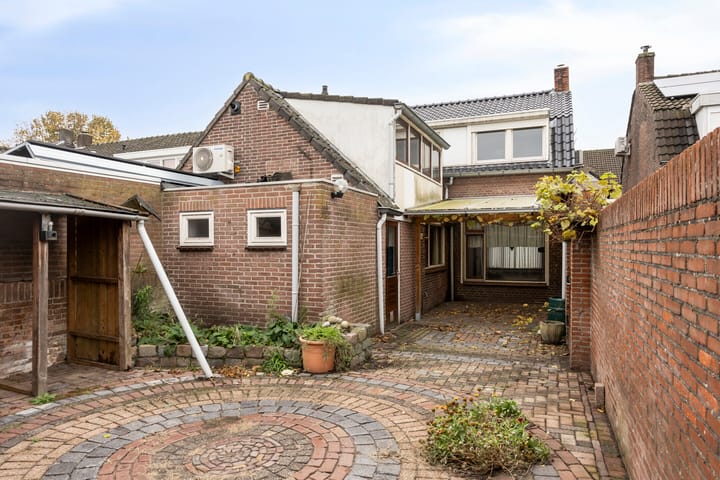 Photo 19 of Hazestraat 39