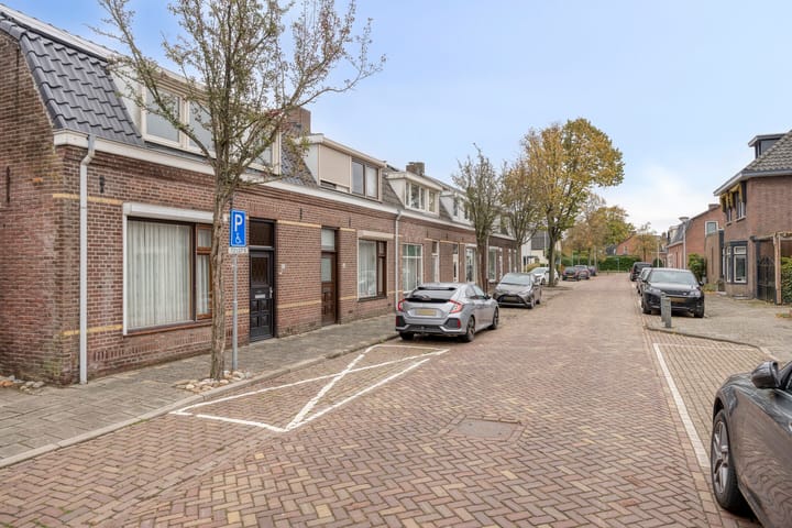 Photo 21 of Hazestraat 39
