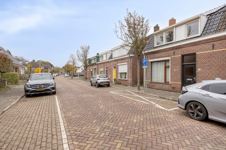 Photo 20 of Hazestraat 39
