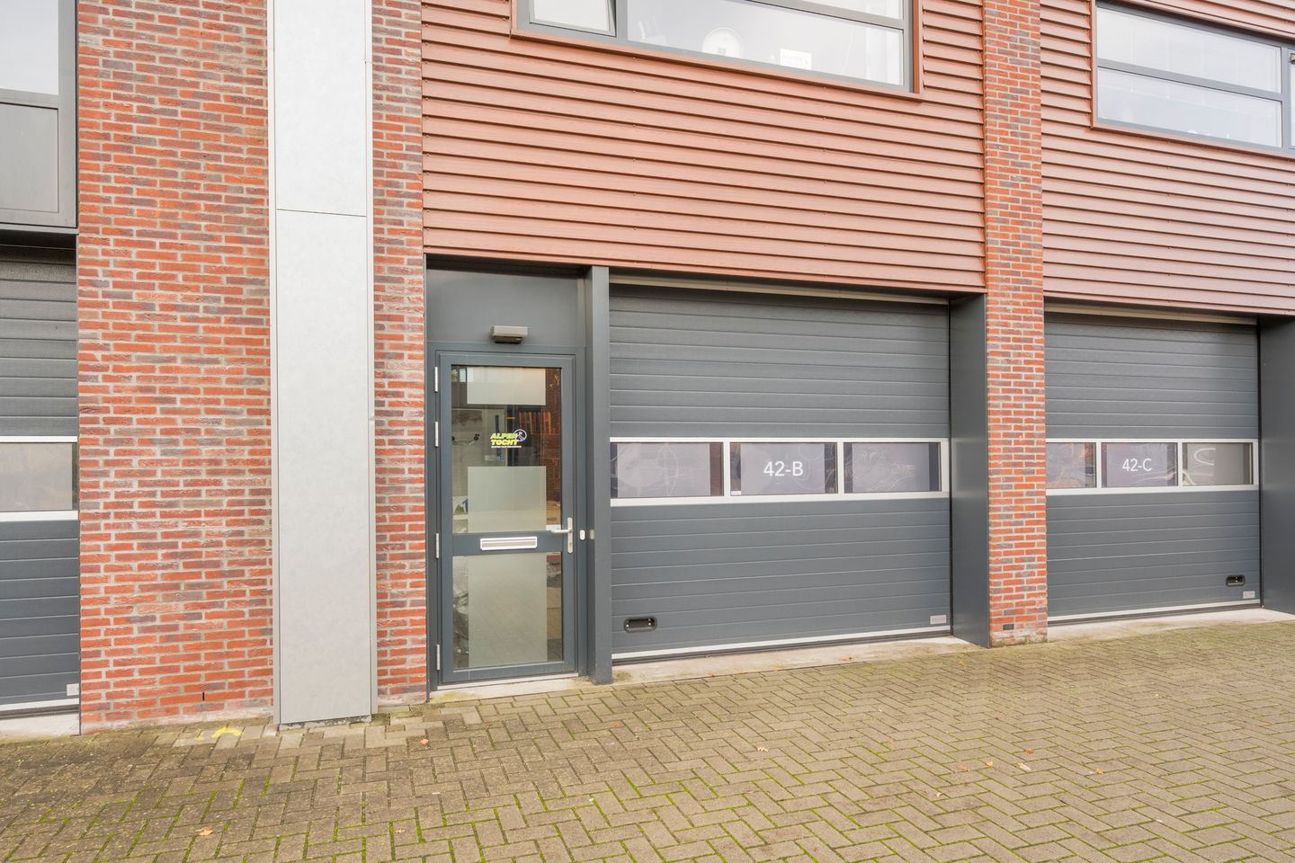 Bekijk foto 2 van Wiekenweg 42-B