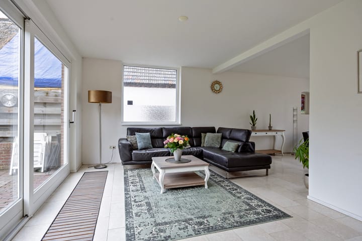 Photo 14 of Voorstraat 85