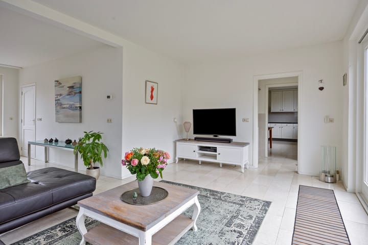 Photo 15 of Voorstraat 85