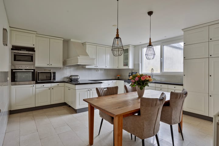 Photo 18 of Voorstraat 85