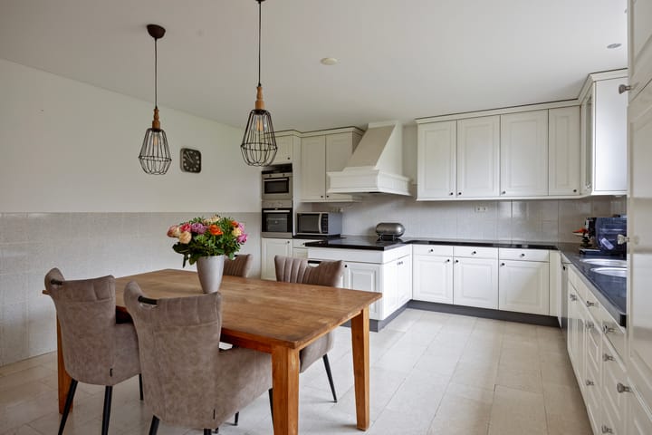 Photo 19 of Voorstraat 85