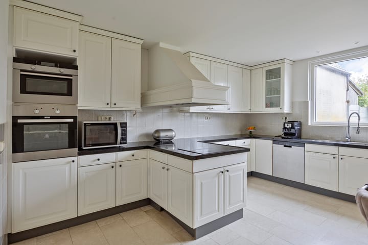 Photo 21 of Voorstraat 85