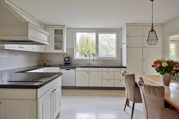 Photo 22 of Voorstraat 85