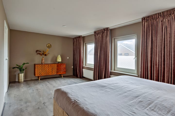 Photo 29 of Voorstraat 85