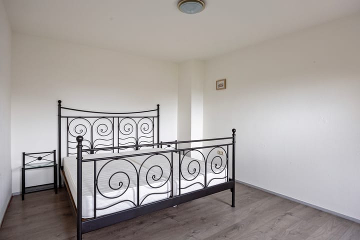 Photo 33 of Voorstraat 85