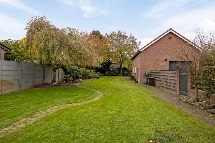 Photo 41 of Voorstraat 85