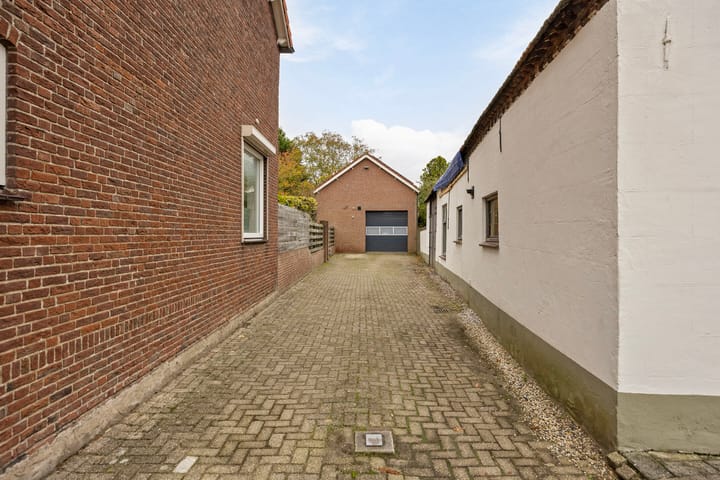 Photo 44 of Voorstraat 85