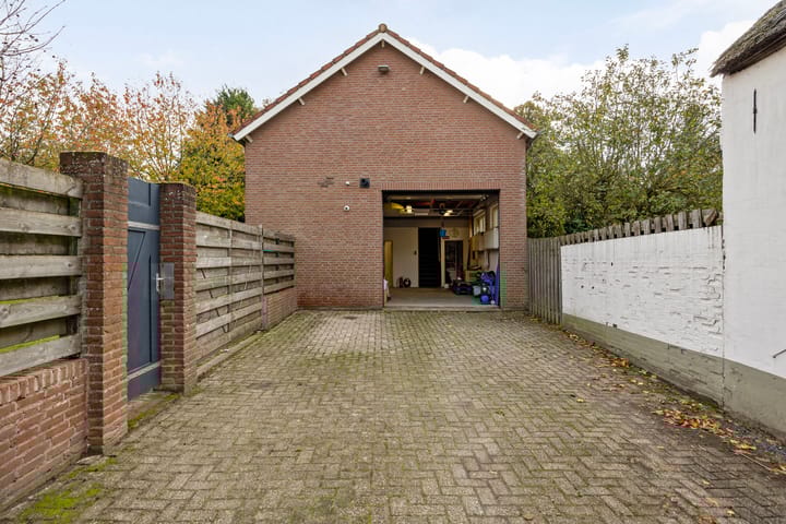 Photo 46 of Voorstraat 85