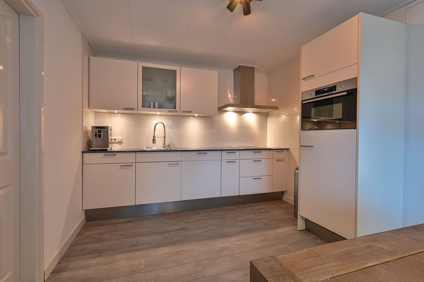 Foto 19 van Badhuisweg 11