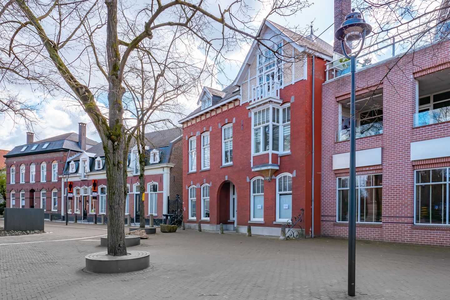 View photo 2 of Markt 17