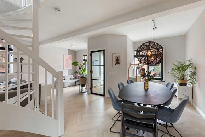 Foto 13 van Julianastraat 50