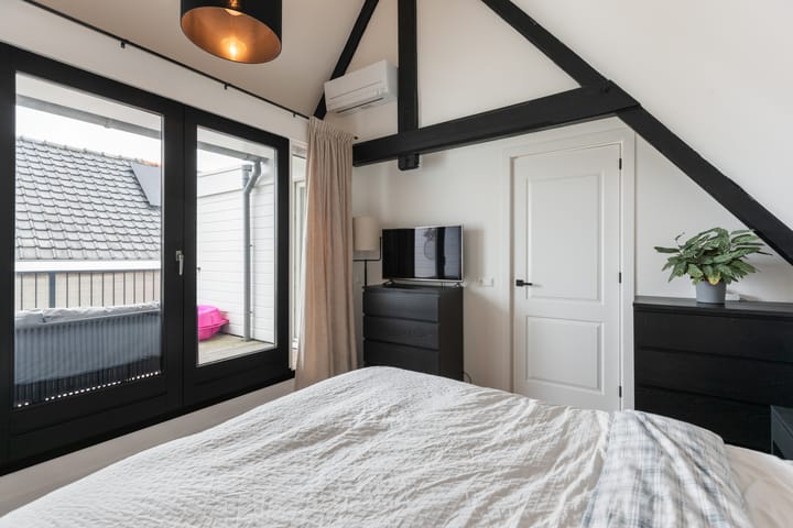 Foto 24 van Julianastraat 50