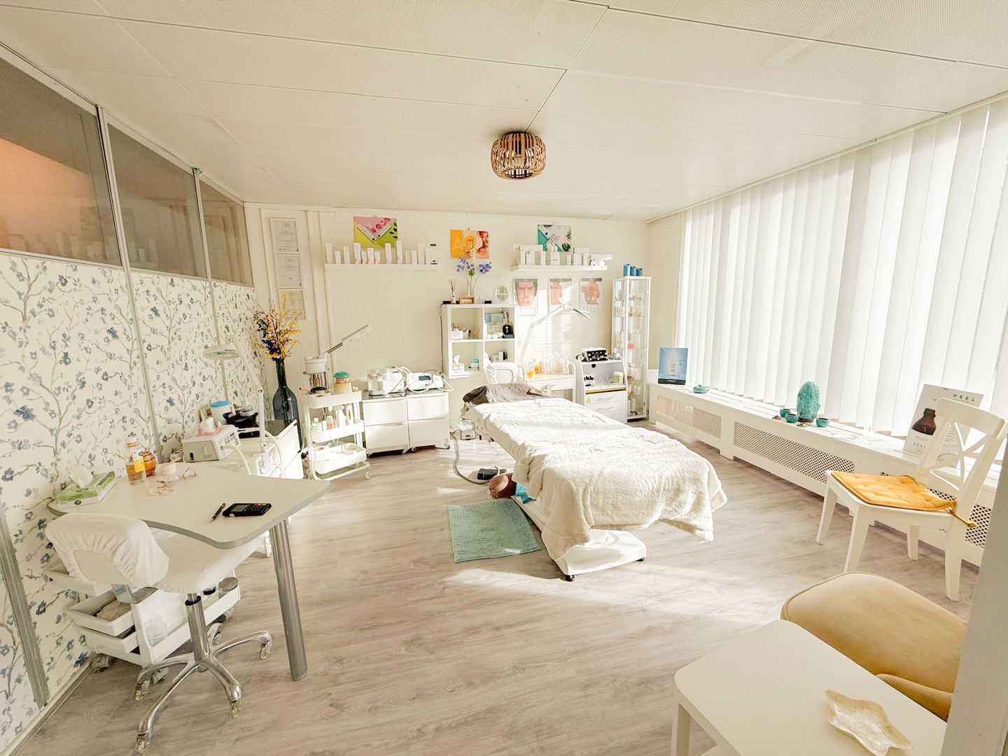 View photo 4 of Hogeweg 56-d