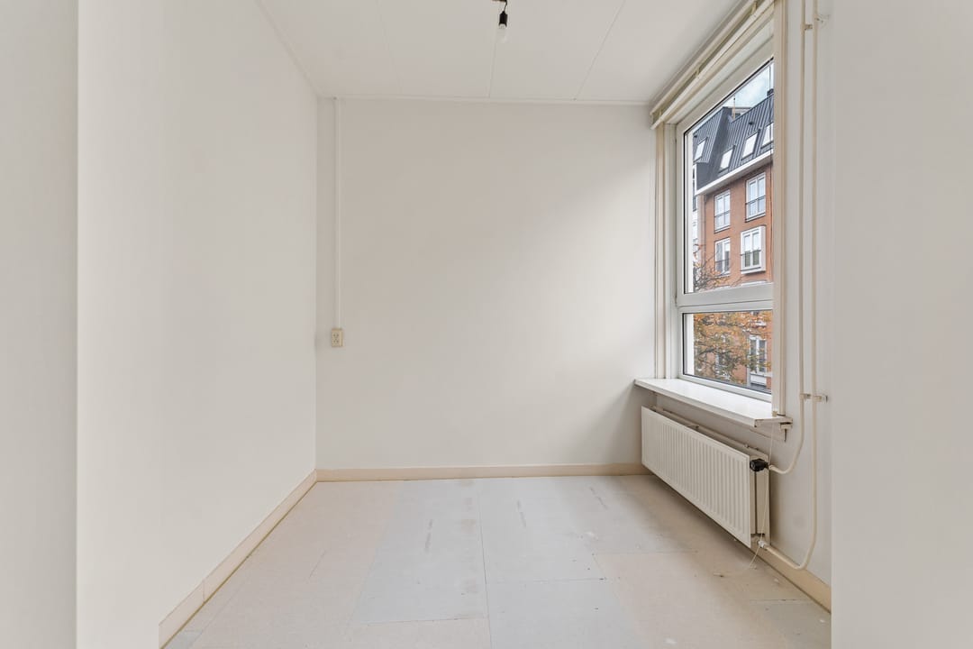 Photo 11 of Uiterwaardenstraat 278-1