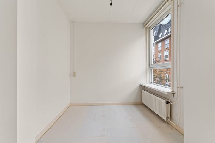 Photo 11 of Uiterwaardenstraat 278-1