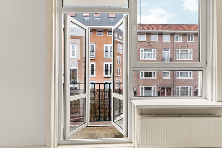 Photo 12 of Uiterwaardenstraat 278-1