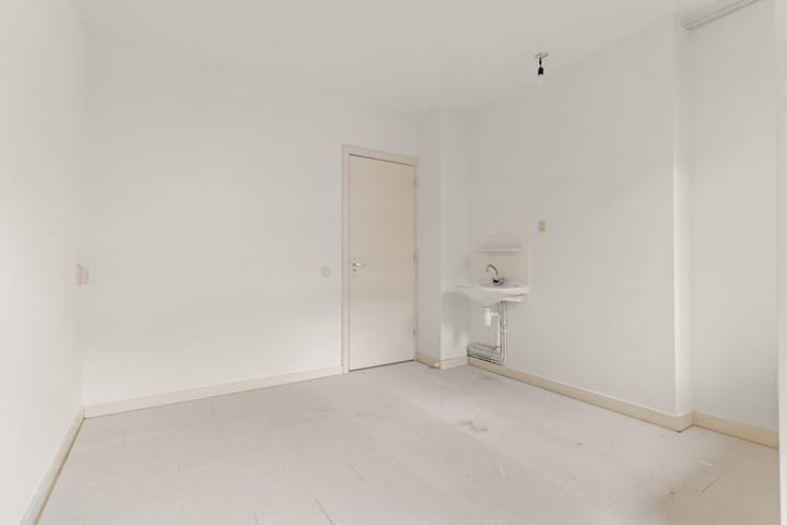 Photo 23 of Uiterwaardenstraat 278-1