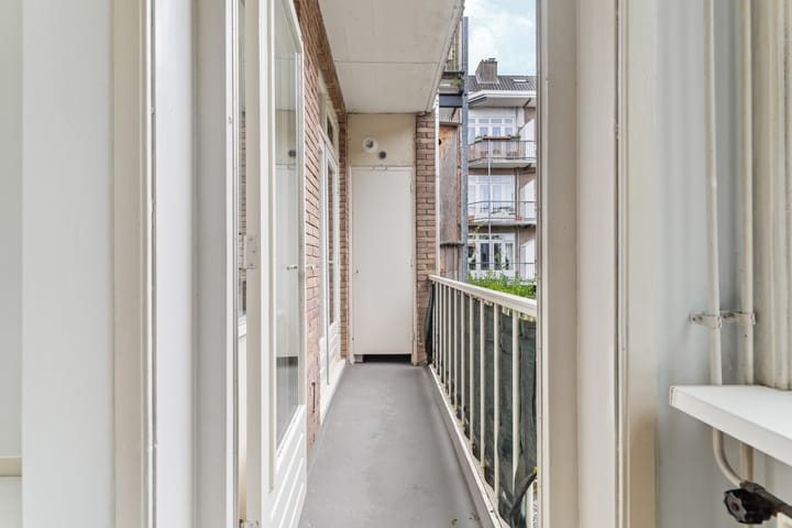 Photo 22 of Uiterwaardenstraat 278-1