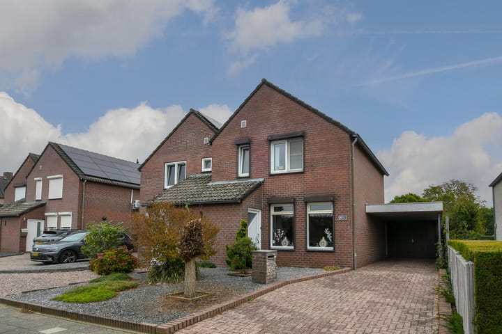 Photo 2 of Heerdstraat 45