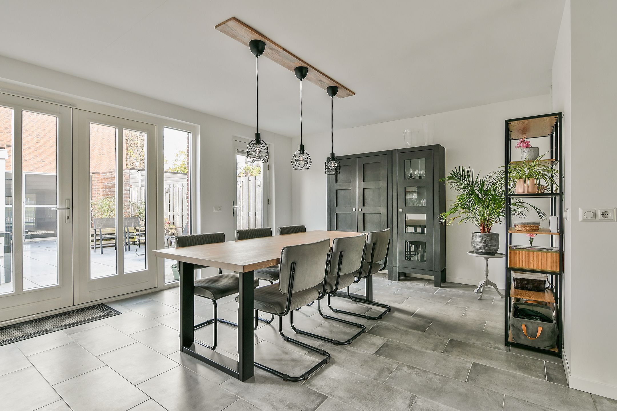 Foto 9 van Foxtrot 2